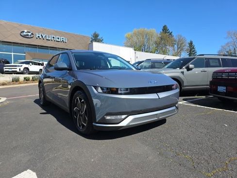 Used 2023 Hyundai Ioniq 5 SEL image 2