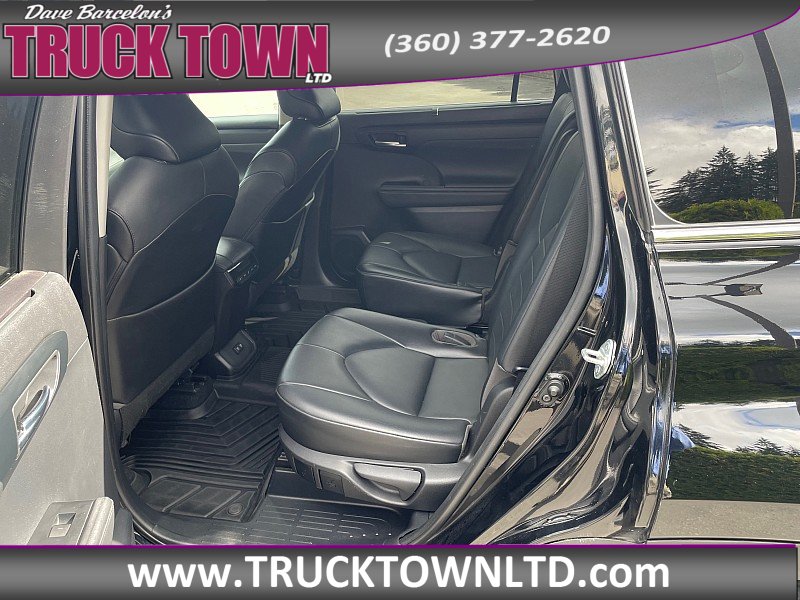 Used 2021 Toyota Highlander XLE AWD/4WD image 10