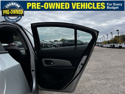 Used 2014 Chevrolet Cruze LS image 27