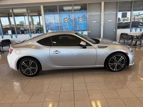 Used 2016 Subaru BRZ Premium image 2