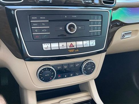 Used 2018 Mercedes-Benz GLE 350 w/ Premium 1 Package image 29