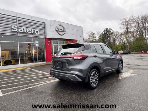 Used 2021 Nissan Kicks SR FWD image 19
