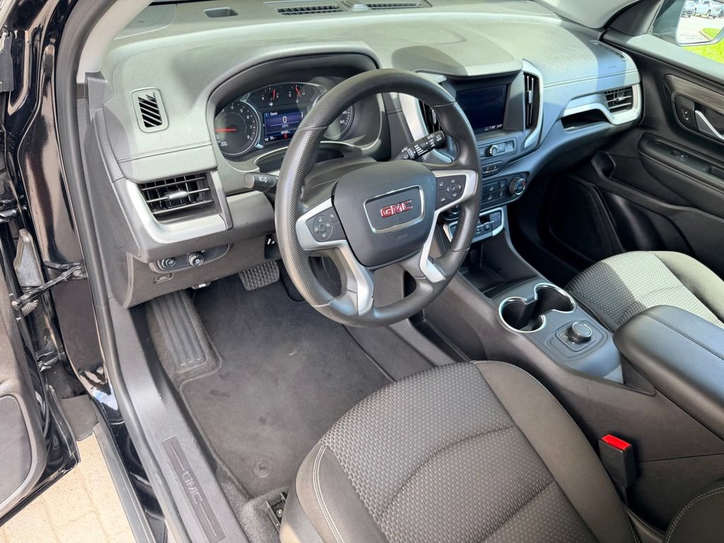 Used 2024 GMC Terrain SLE AWD/4WD image 12