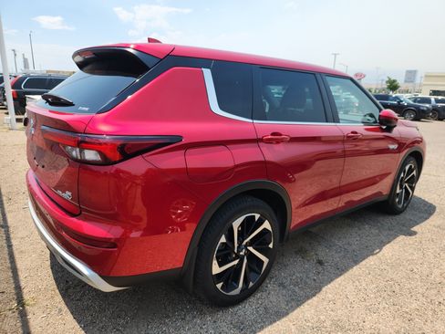 Used 2023 Mitsubishi Outlander SE AWD/4WD image 4