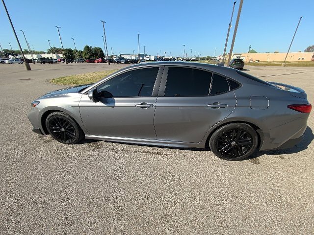 Used 2026 Toyota Camry SE w/ Convenience Package FWD image 9
