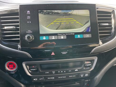 Certified 2022 Honda Pilot Touring image 17