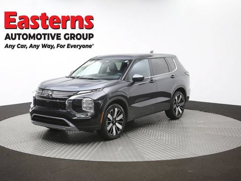 Used 2025 Mitsubishi Outlander SE FWD image 56