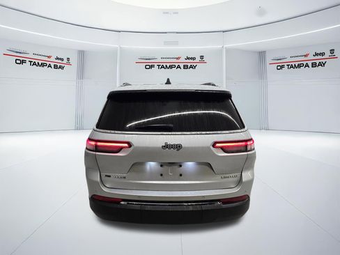 Used 2021 Jeep Grand Cherokee L Limited AWD/4WD image 5