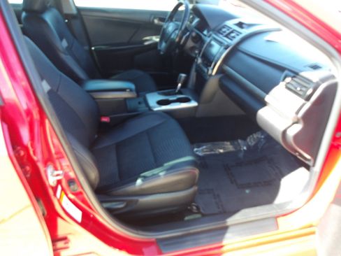 Used 2014 Toyota Camry SE image 10