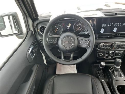 New 2025 Jeep Gladiator Sport image 10