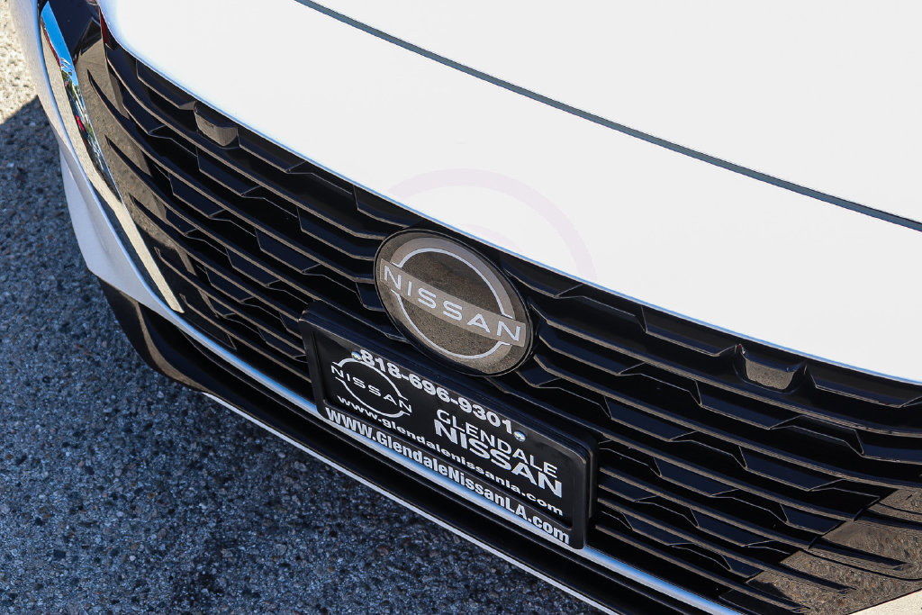 Certified 2025 Nissan Sentra SV FWD image 5