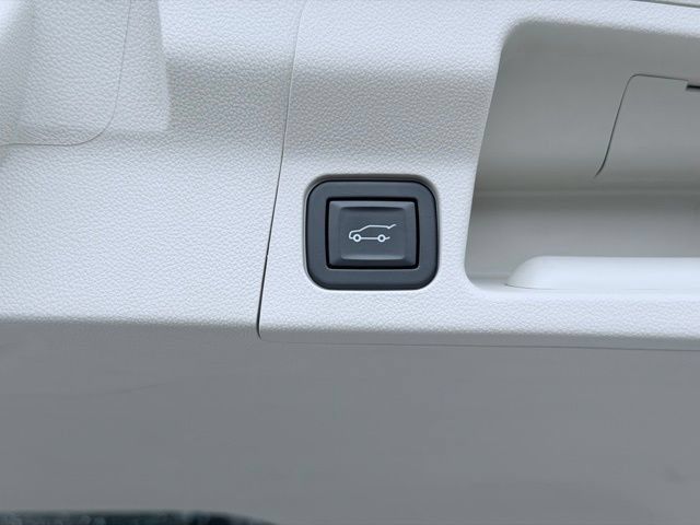Used 2023 GMC Acadia Denali AWD/4WD image 13