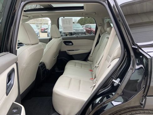 Used 2023 Nissan Rogue SL w/ SL Premium Package image 24