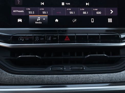 Used 2024 Jeep Compass Latitude w/ Convenience Group image 38