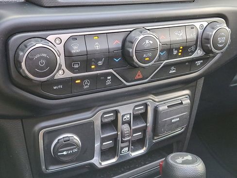 Used 2022 Jeep Wrangler Unlimited Sport w/ Sun And Sound Package image 16