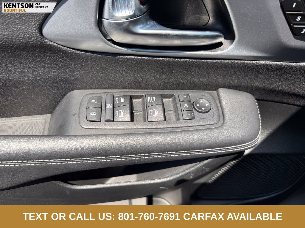 Used 2026 Chrysler Pacifica Limited FWD image 20