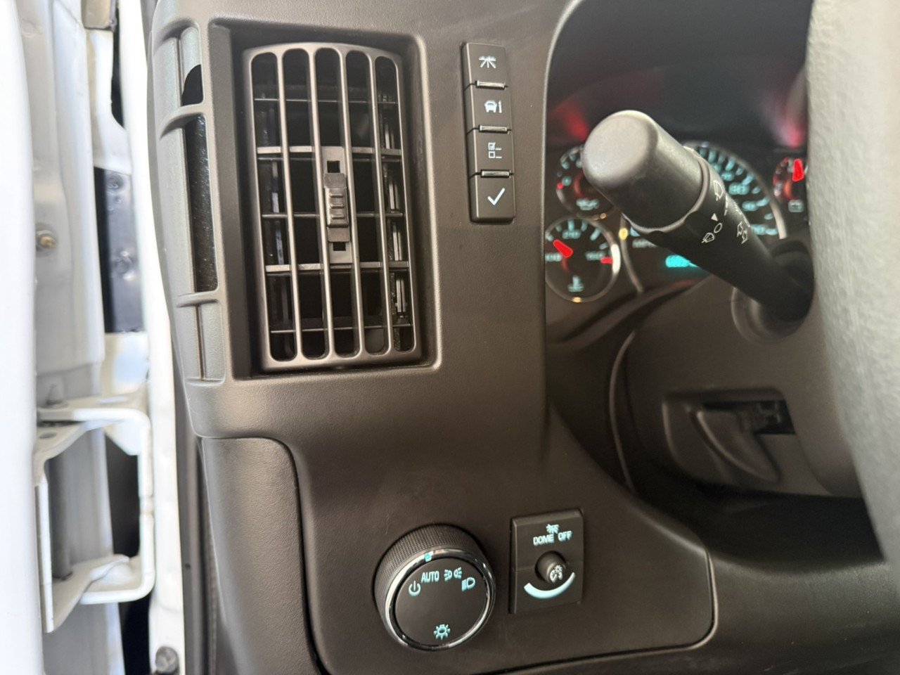 Used 2024 Chevrolet Express 3500 LS RWD image 22