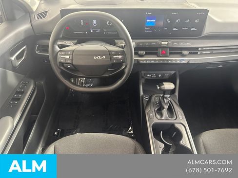 Used 2025 Kia K4 FWD image 25