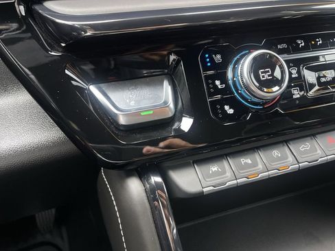 Used 2022 GMC Sierra 1500 AT4X image 17