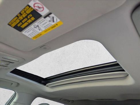 Used 2023 Toyota Highlander Limited image 18