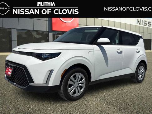 Used 2025 Kia Soul LX FWD image 1