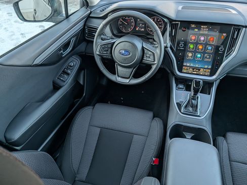 Used 2025 Subaru Outback Premium image 9