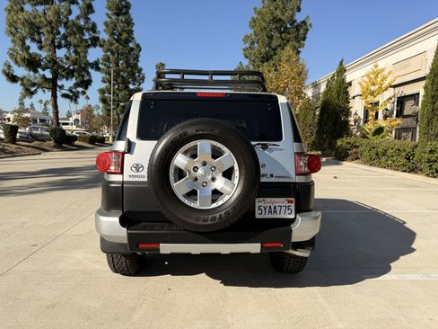 Used 2007 Toyota FJ Cruiser 4WD image 8