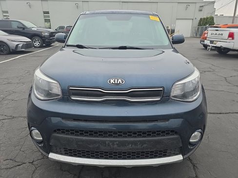 Used 2017 Kia Soul + image 2