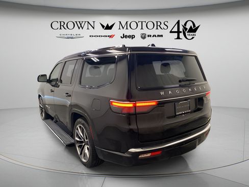 Used 2024 Jeep Wagoneer Series III w/ Premium Group I AWD/4WD image 4