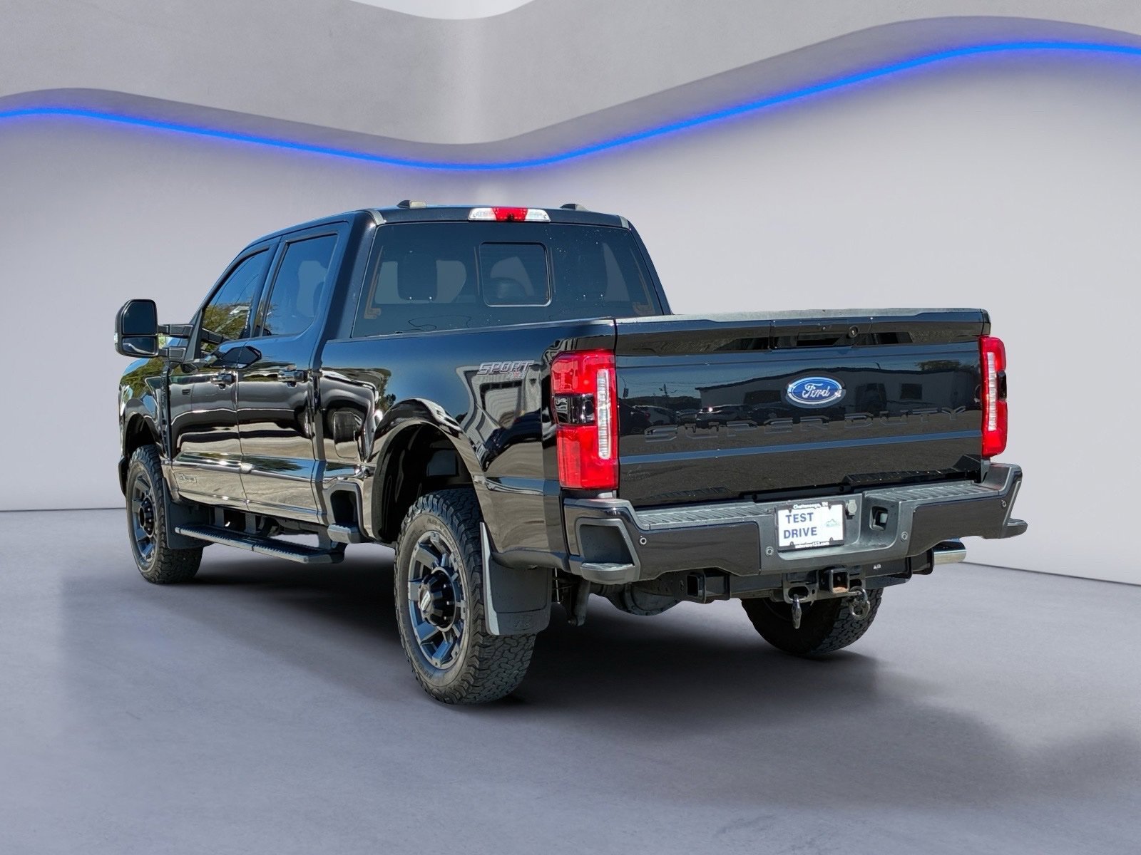 Used 2023 Ford F250 Lariat w/ Sport Appearance Package AWD/4WD image 6