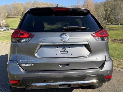 Used 2019 Nissan Rogue SV image 16