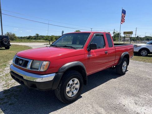 Used 2000 Nissan Frontier SE Desert Runner RWD image 4