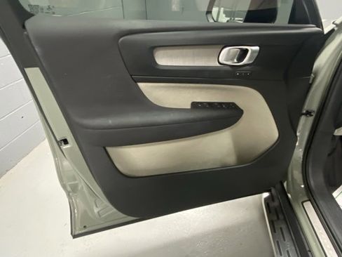 Certified 2023 Volvo XC40 B5 Plus w/ Driver Assist Package image 7