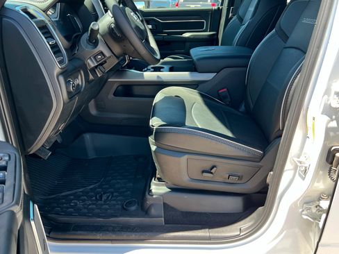New 2026 RAM 2500 Laramie AWD/4WD image 17