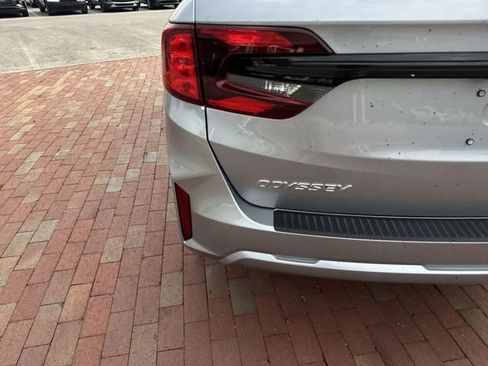 Certified 2025 Honda Odyssey EX-L image 8