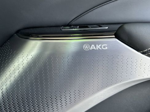 New 2026 Cadillac Lyriq V w/ Exterior Carbon Fiber Package image 40