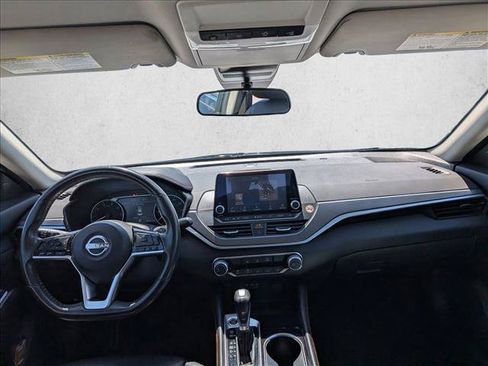 Used 2024 Nissan Altima 2.5 SR FWD image 16