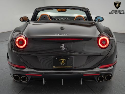Used 2015 Ferrari California T RWD image 13