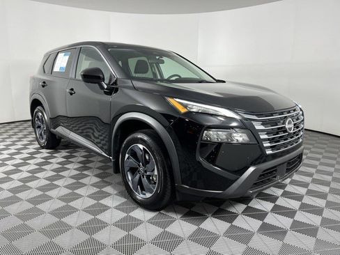 Used 2026 Nissan Rogue SV FWD image 2