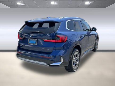 Used 2025 BMW X1 xDrive28i w/ Convenience Package AWD/4WD image 9