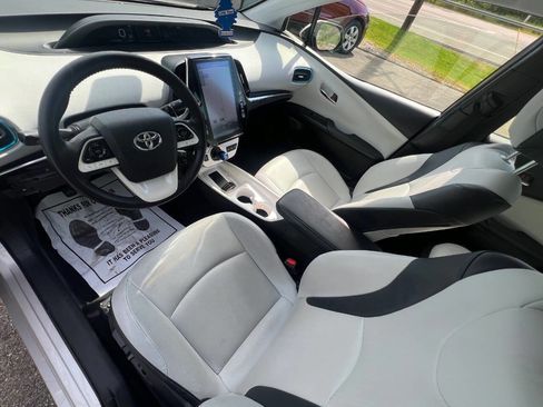 Used 2017 Toyota Prius Prime Premium w/ Carpet Mat Package FWD image 11