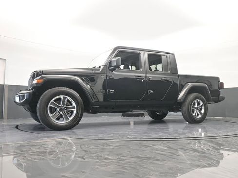 Used 2024 Jeep Gladiator Sport w/ Premium Package image 54