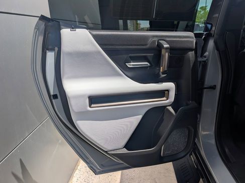 Used 2024 GMC Hummer EV 2X w/ LPO, Illumination Package AWD/4WD image 17