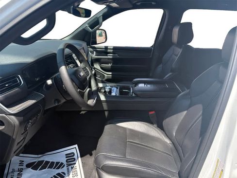 Used 2023 Jeep Wagoneer Series III w/ Preferred Equipment Group image 10