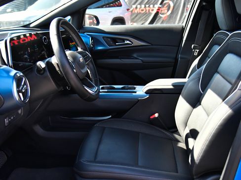 Used 2024 Chevrolet Equinox EV LT FWD image 17