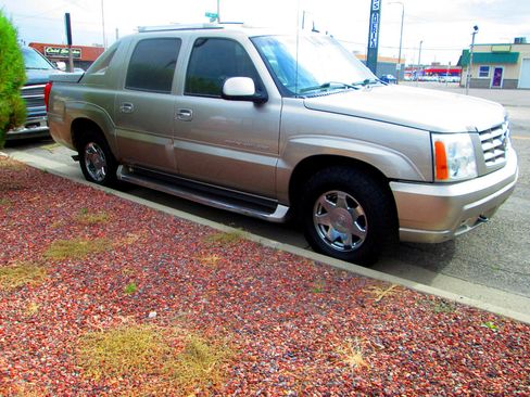Used 2003 Cadillac Escalade EXT image 4