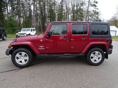 Used 2011 Jeep Wrangler Unlimited Sahara w/ Connectivity Group AWD/4WD image 7