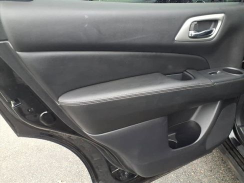 Certified 2018 Nissan Pathfinder SV w/ SV Tech Package image 12