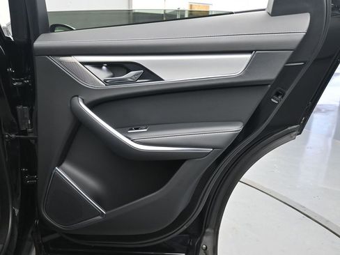 Used 2021 Jaguar F-PACE R-Dynamic S image 23