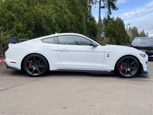 Used 2022 Ford Mustang Shelby GT500 w/ Carbon Fiber Track Pack image 3